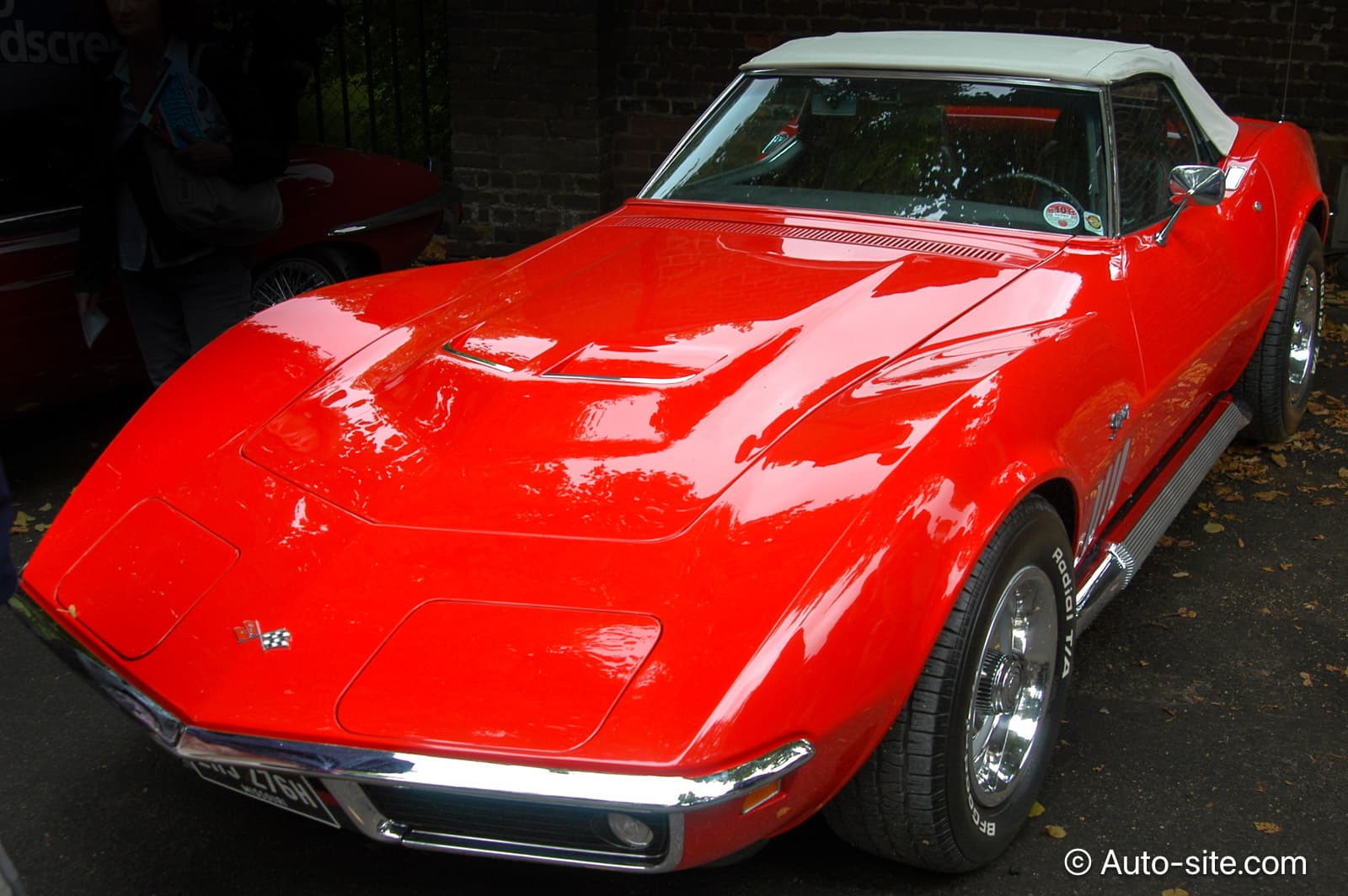 chevrolet corvette c3 stingray red front left