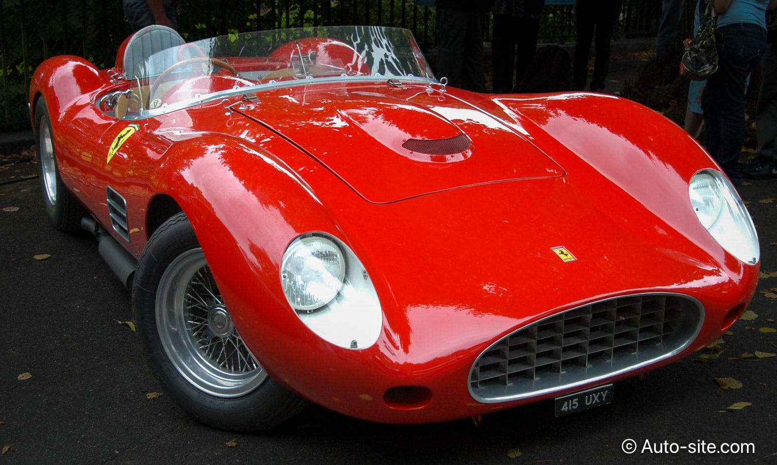 Ferrari Gallery ferrari 196s fantuzzi spyder 1958 replica old timers 415 uxy red front right