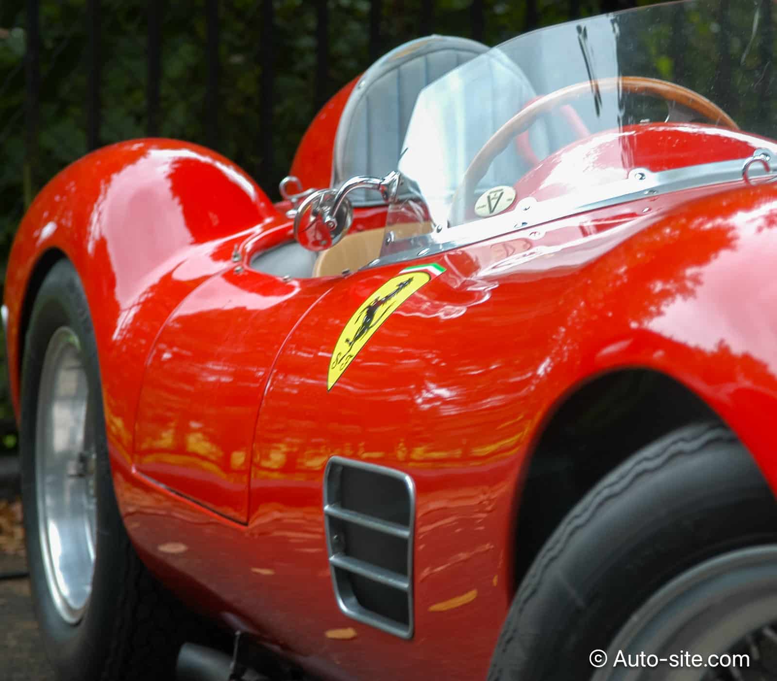 Ferrari Gallery ferrari 196s fantuzzi spyder 1958 replica old timers 415 uxy red right side
