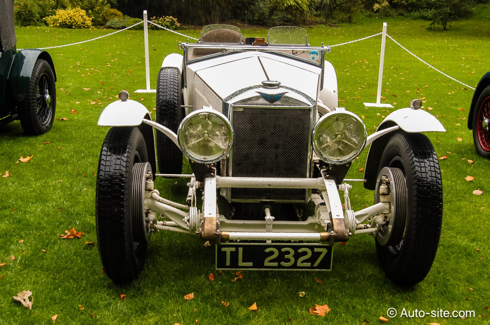 invicta s type low chassis 1932 tl2327 raymond mays white front