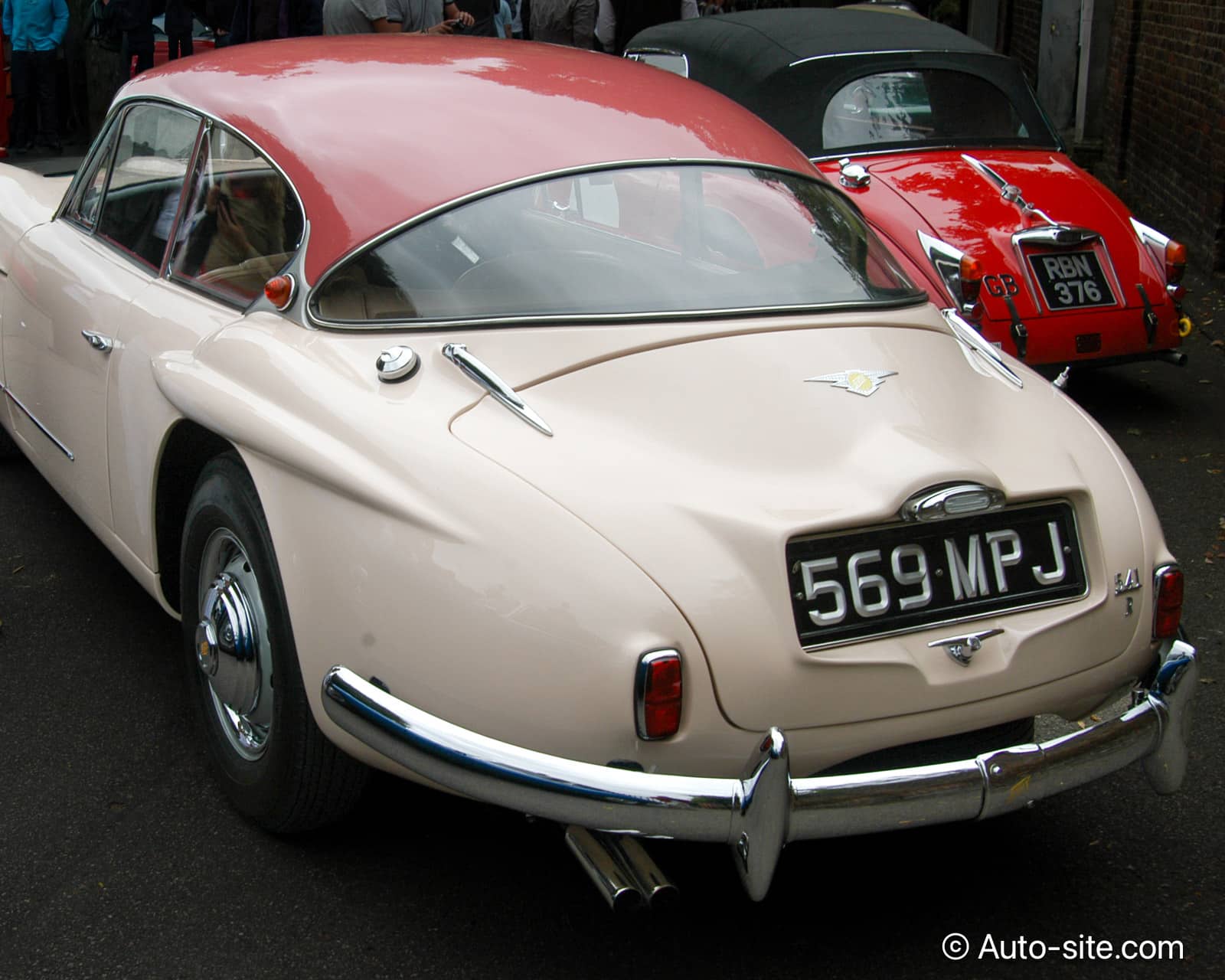 jensen 541r 1959 white red top rear left