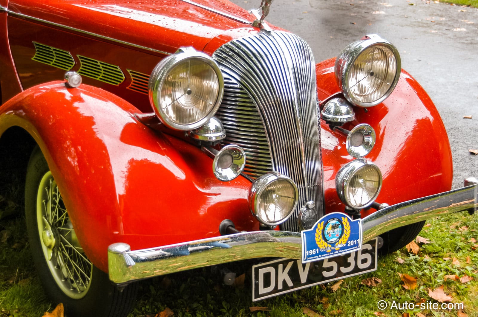 triumph dolomite roadster 1939 waterfall grill skier mascot dkv536 red front right